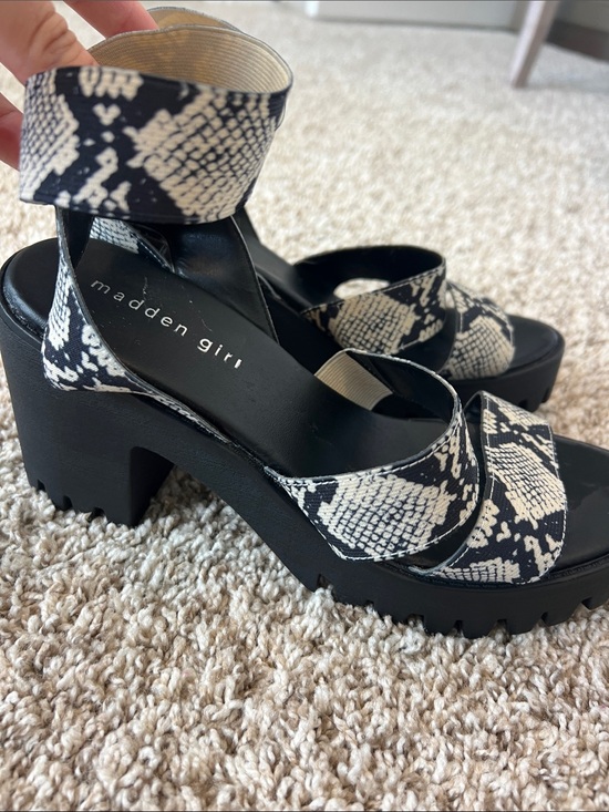 Madden Girl Shoes - Madden Girl Black & White Snake-Print Platform Sandals- Worn once! Size 9!
